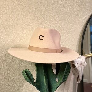 Charlie 1 Horse “The Highway”; Size M